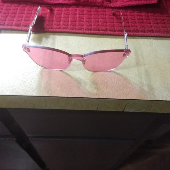 diorquake sunglasses